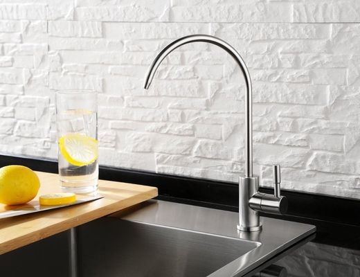 Robinets balayés polis de cuisine d'acier inoxydable non faciles à se rouiller longue durée