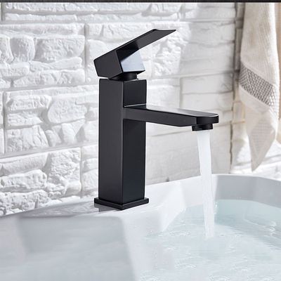 La coutume a plaqué le robinet noir de lavage de plat d'acier inoxydable sans plomb