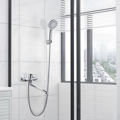 La douche de électrodéposition extérieure de salle de bains d'OEM tape Matte Black Chrome